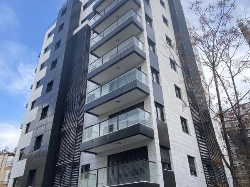 בניין מגורים ,גבעתיים