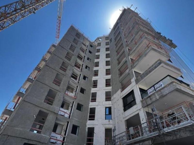 חזית הבניין