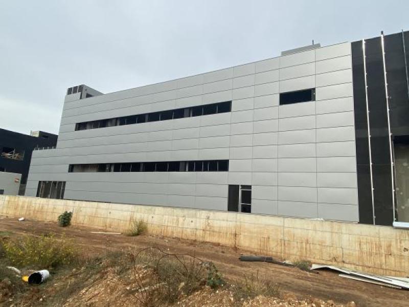 בניין משרדים ,כפר סבא