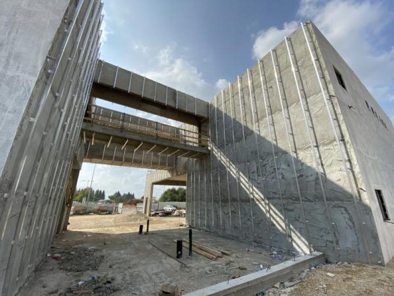 מרכז מסחרי . מגדל העמק