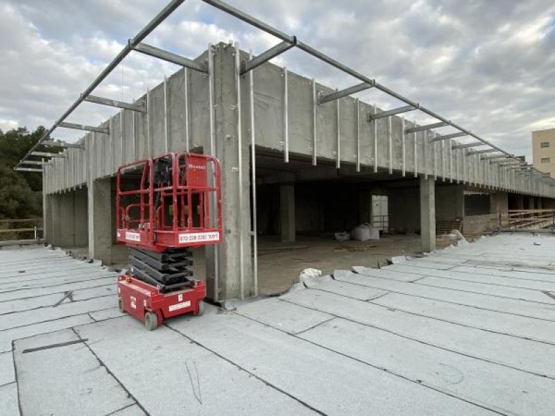 מרכז מסחרי . מגדל העמק